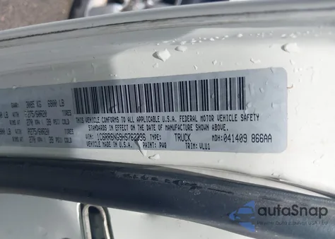 2017 Ram 1500 Laramie 4X2 5'7 Box z USA, uszkodzony, nr VIN 1C6RR6NG9HS762336